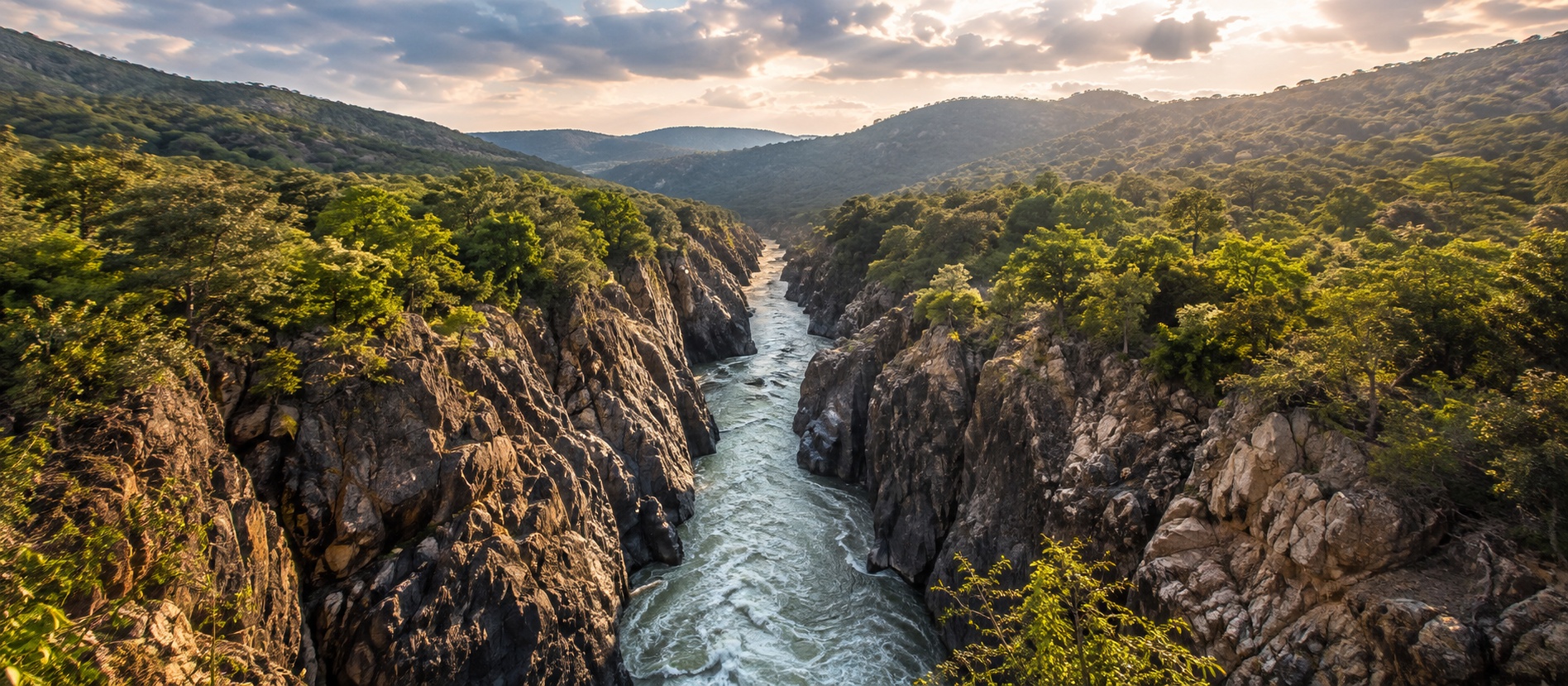 Mekedatu gorge on the River Cauvery, Kanakapura