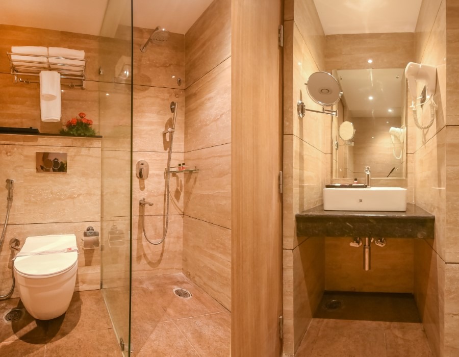 Bathroom at Emerald Clarks Inn Suites, Mysore